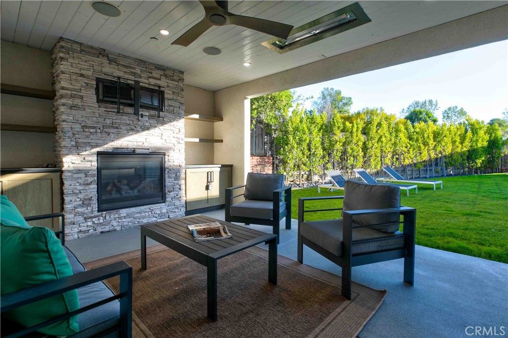 Image 5 of property listing at 3340 Vickers Drive, Glendale, CA 91208