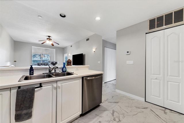 3706 54TH DRIVE W 102, Bradenton, FL 34210