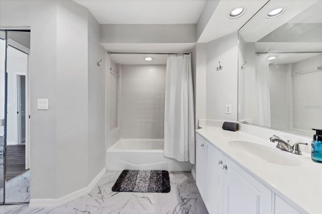 3706 54TH DRIVE W 102, Bradenton, FL 34210