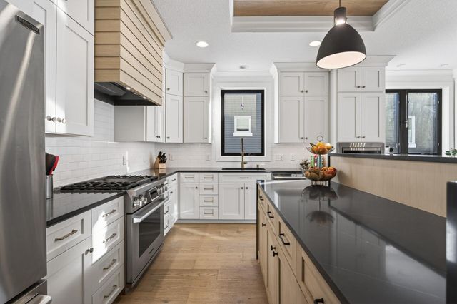 11425 Wildflower Drive N, Lake Elmo, MN 55042