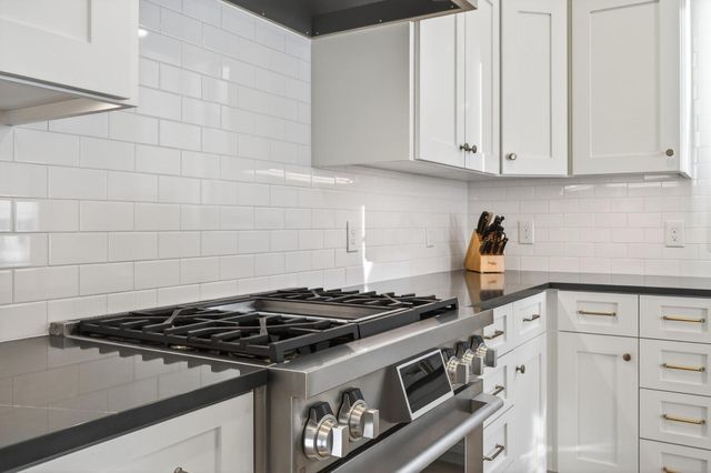 11425 Wildflower Drive N, Lake Elmo, MN 55042