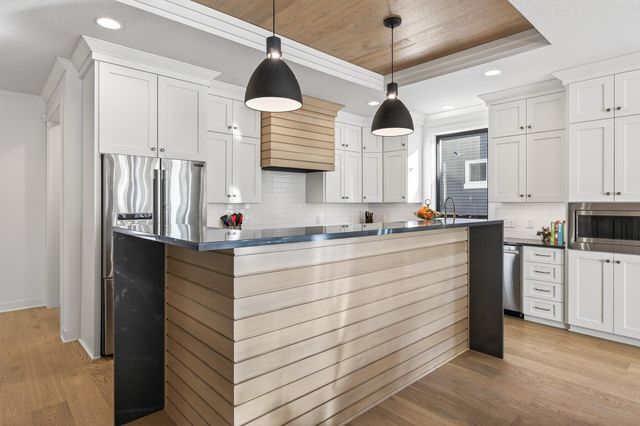 11425 Wildflower Drive N, Lake Elmo, MN 55042