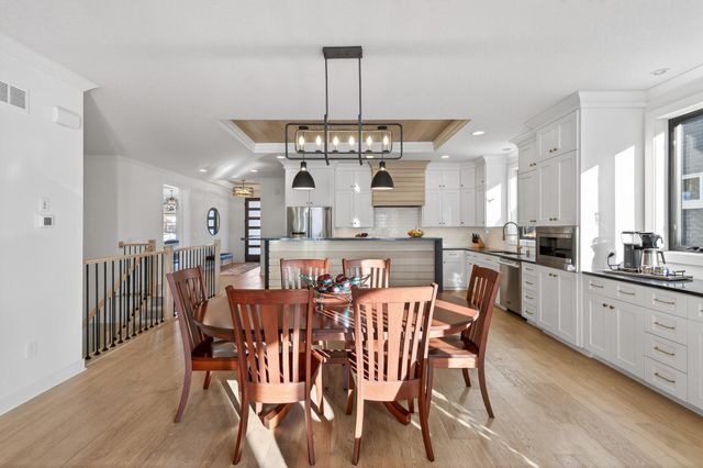 11425 Wildflower Drive N, Lake Elmo, MN 55042