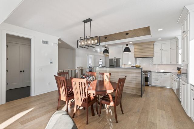 11425 Wildflower Drive N, Lake Elmo, MN 55042