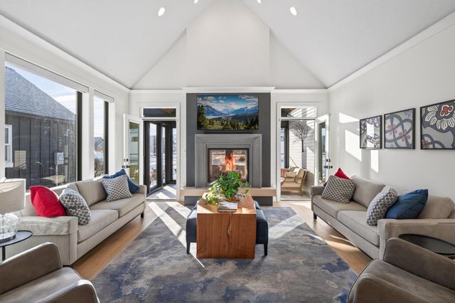 11425 Wildflower Drive N, Lake Elmo, MN 55042