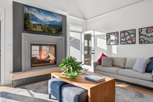 11425 Wildflower Drive N, Lake Elmo, MN 55042