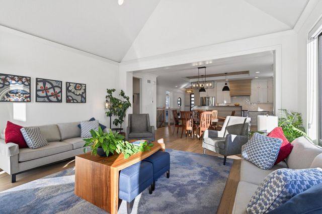 11425 Wildflower Drive N, Lake Elmo, MN 55042