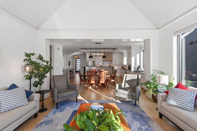 11425 Wildflower Drive N, Lake Elmo, MN 55042