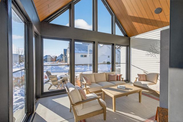 11425 Wildflower Drive N, Lake Elmo, MN 55042