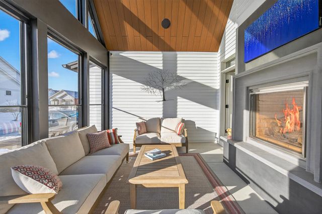 11425 Wildflower Drive N, Lake Elmo, MN 55042