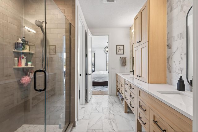 11425 Wildflower Drive N, Lake Elmo, MN 55042