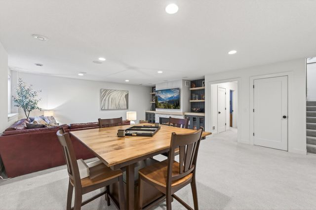 11425 Wildflower Drive N, Lake Elmo, MN 55042