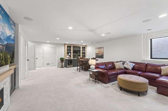 11425 Wildflower Drive N, Lake Elmo, MN 55042