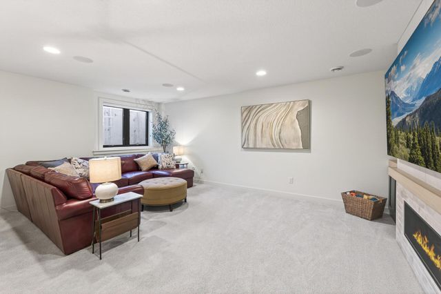 11425 Wildflower Drive N, Lake Elmo, MN 55042