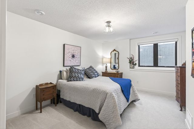 11425 Wildflower Drive N, Lake Elmo, MN 55042