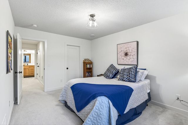 11425 Wildflower Drive N, Lake Elmo, MN 55042