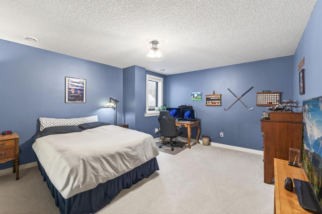 11425 Wildflower Drive N, Lake Elmo, MN 55042