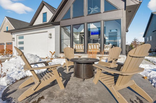 11425 Wildflower Drive N, Lake Elmo, MN 55042