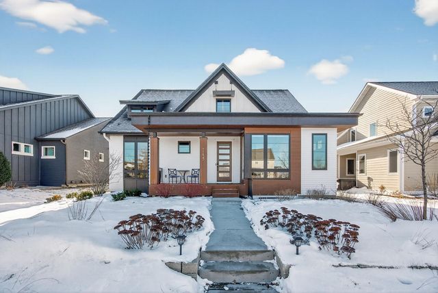 11425 Wildflower Drive N, Lake Elmo, MN 55042