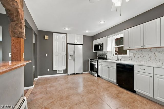 304 Lilac Ct, Bridgewater Twp., NJ 08807