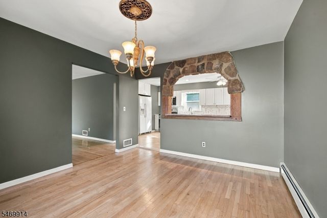 304 Lilac Ct, Bridgewater Twp., NJ 08807