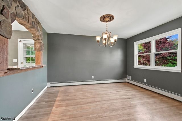 304 Lilac Ct, Bridgewater Twp., NJ 08807