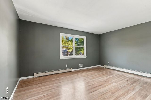 304 Lilac Ct, Bridgewater Twp., NJ 08807