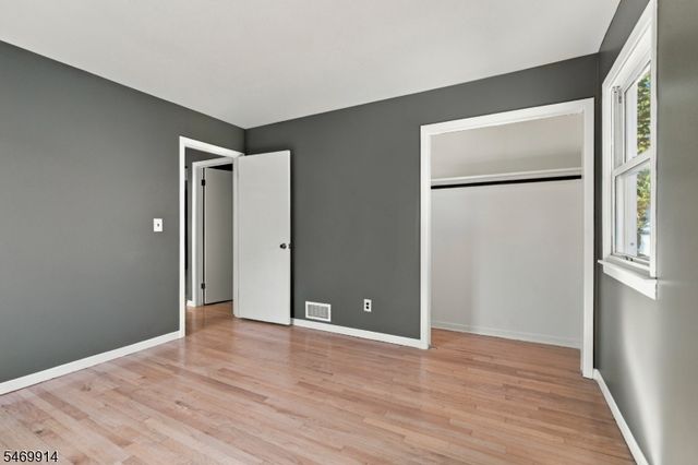 304 Lilac Ct, Bridgewater Twp., NJ 08807