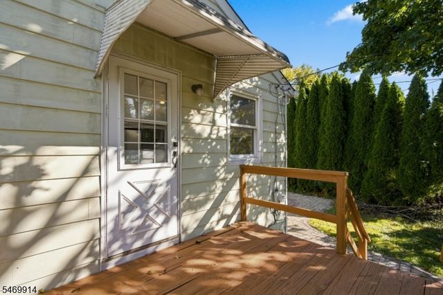 304 Lilac Ct, Bridgewater Twp., NJ 08807