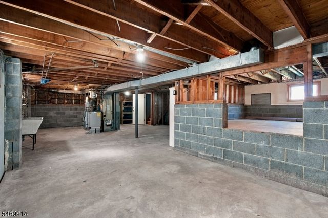304 Lilac Ct, Bridgewater Twp., NJ 08807