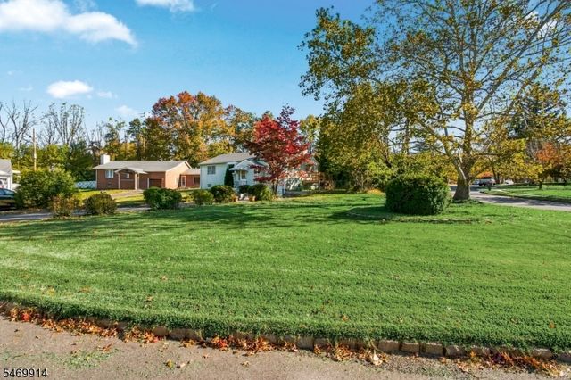 304 Lilac Ct, Bridgewater Twp., NJ 08807