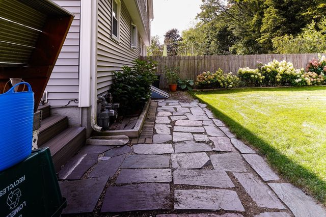 112 Hollis St 112, Lowell, MA 01852