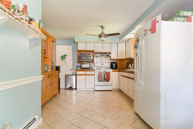 112 Hollis St 112, Lowell, MA 01852