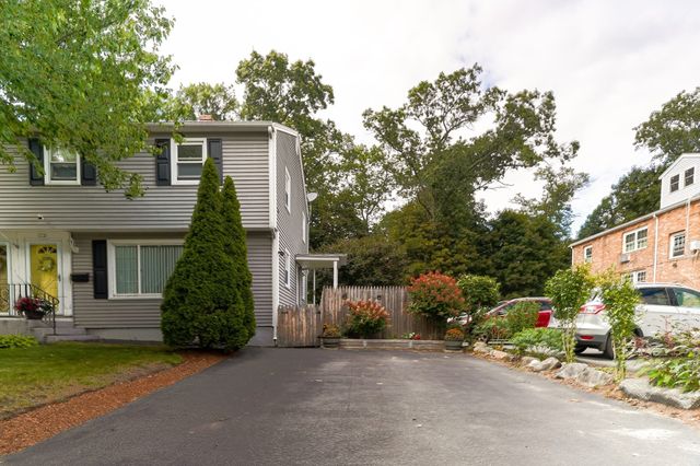 112 Hollis St 112, Lowell, MA 01852