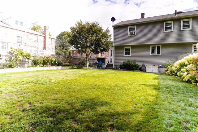 112 Hollis St 112, Lowell, MA 01852
