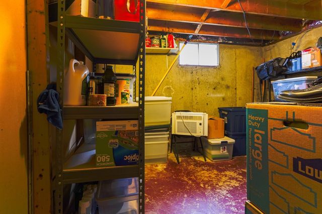112 Hollis St 112, Lowell, MA 01852