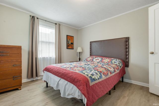 814 W Lawrence Street, Mishawaka, IN 46545