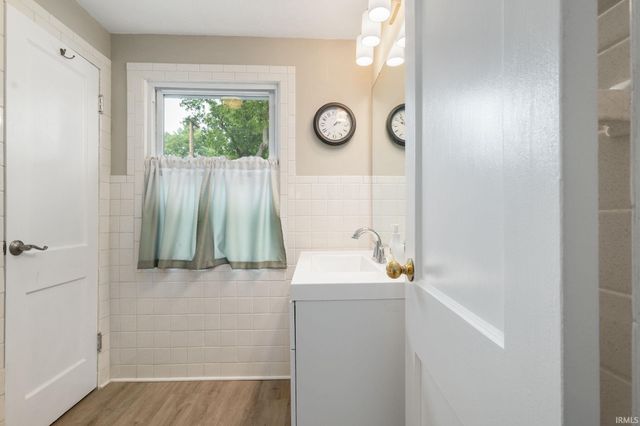 814 W Lawrence Street, Mishawaka, IN 46545