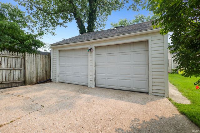 814 W Lawrence Street, Mishawaka, IN 46545