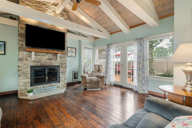 814 W Lawrence Street, Mishawaka, IN 46545