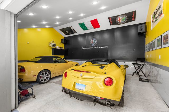 40 Plaster House Road, Southbury, CT 06488