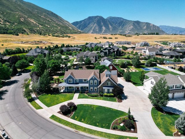 672 E PERRY HOLOW DR, Mapleton, UT 84664