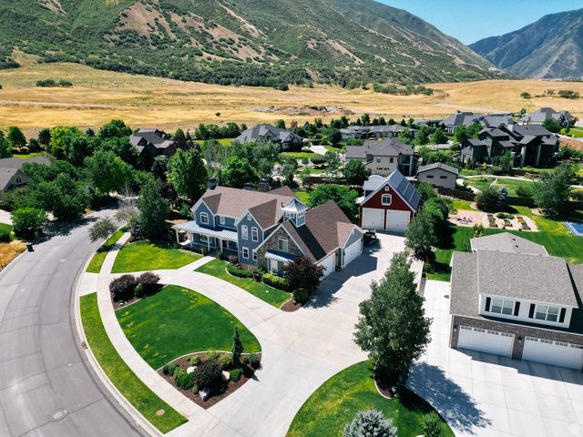 672 E PERRY HOLOW DR, Mapleton, UT 84664