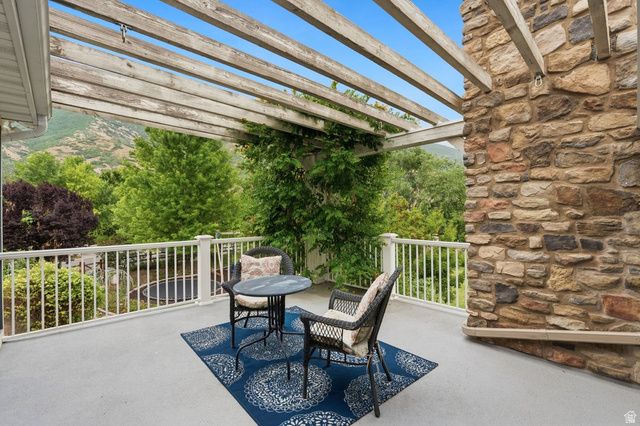 672 E PERRY HOLOW DR, Mapleton, UT 84664