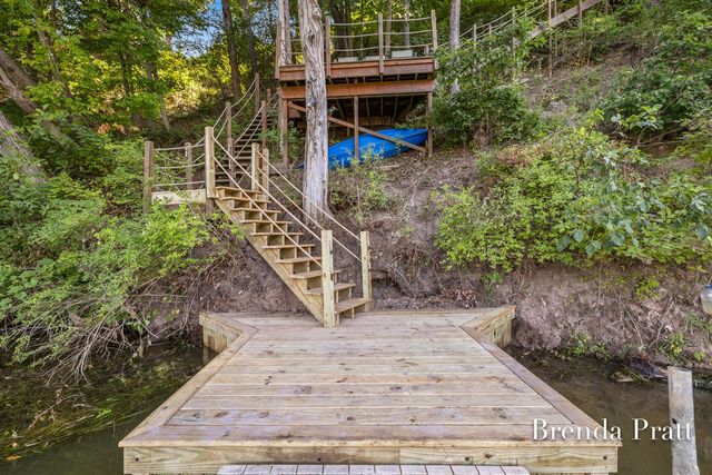 2100 Timber Point Drive, Ada, MI 49301