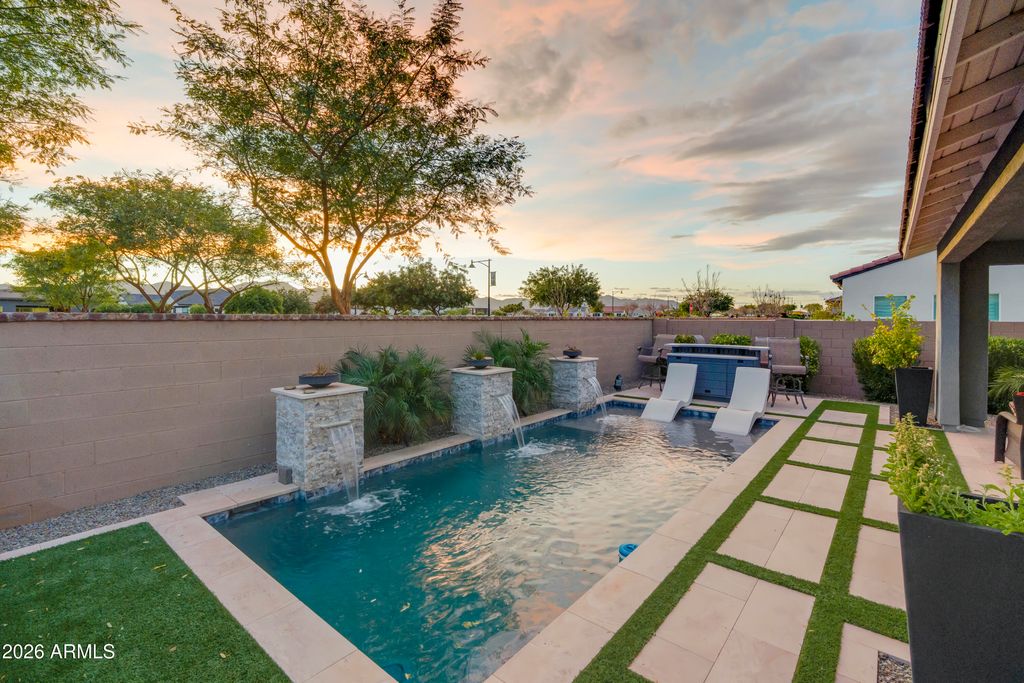 Image 60 of property listing at 10826 N SPEARFISH Street, Surprise, AZ 85388