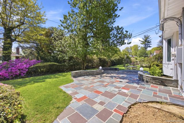 27 Whittier Drive, Searingtown, NY 11507
