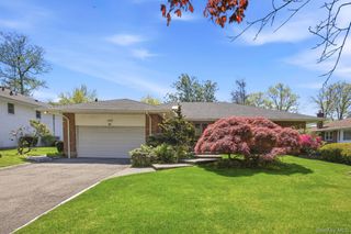 27 Whittier Drive, Searingtown, NY 11507