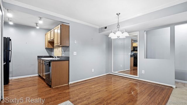 1702 Fort Street 4, Trenton, MI 48183