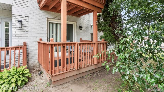 1702 Fort Street 4, Trenton, MI 48183